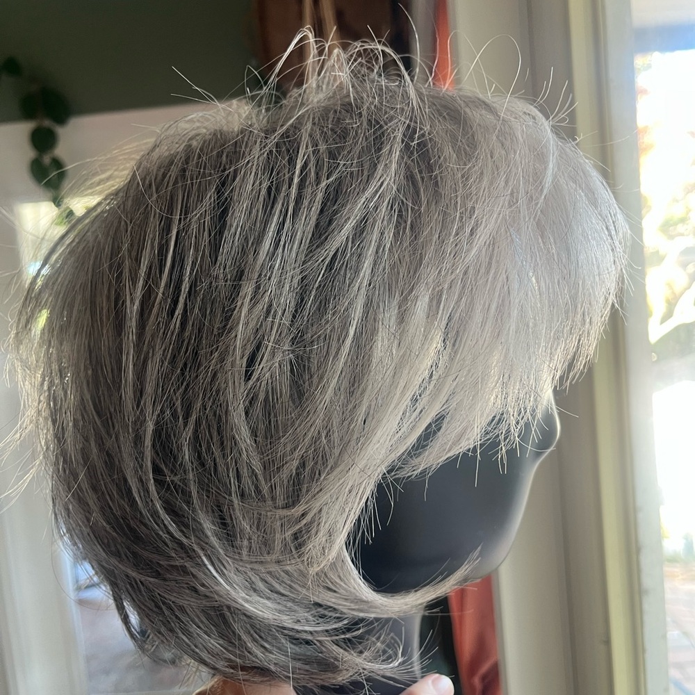 Freedom by Godiva’s Secrets adjustable Women's Wig / color MINX - Picture 8 of 14